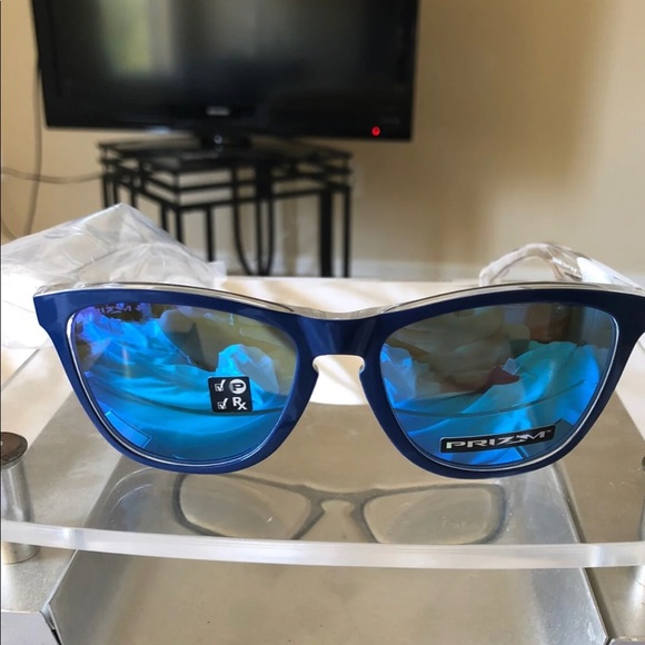 Oakley sunglasses - Picture 6 of 7